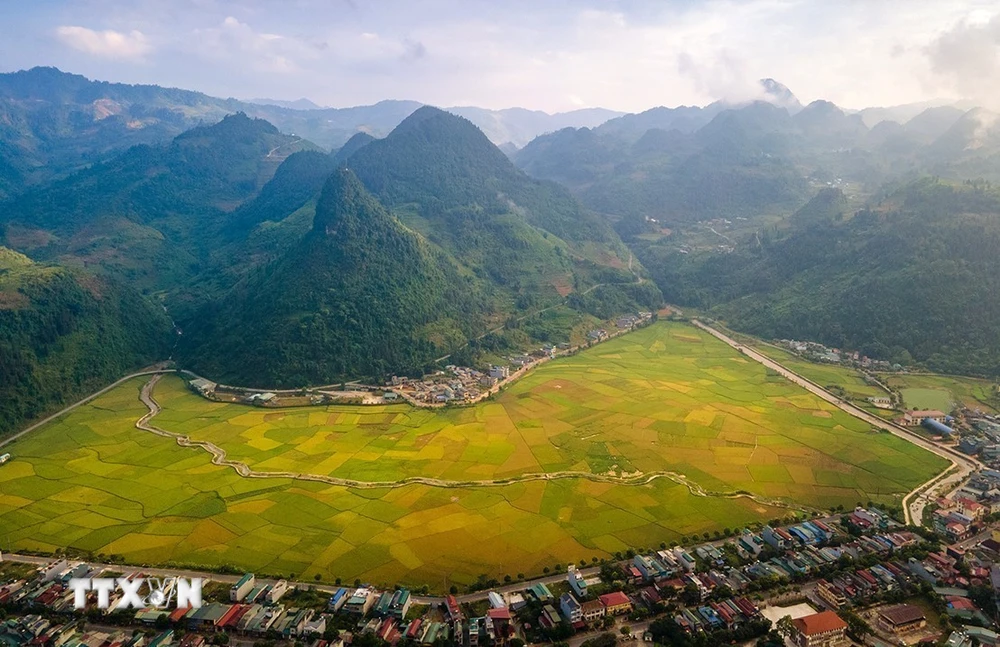 Ethnic Market Cycling Bac Ha: Pedal Through Vietnam’s Cultural Heart